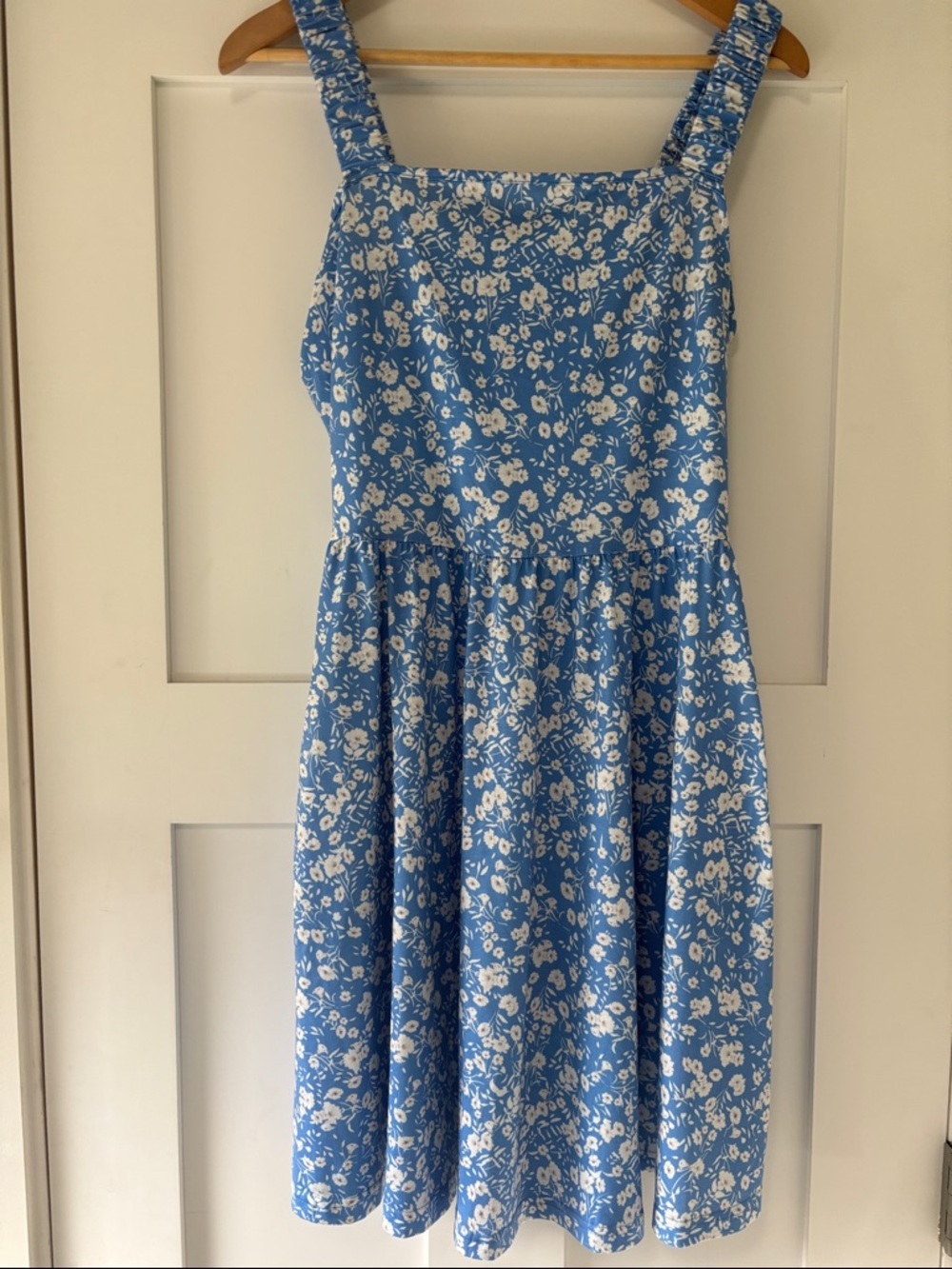Huhot Blue Floral Sundress Size Large Knee Length Sleeveless Beach Summer Casual